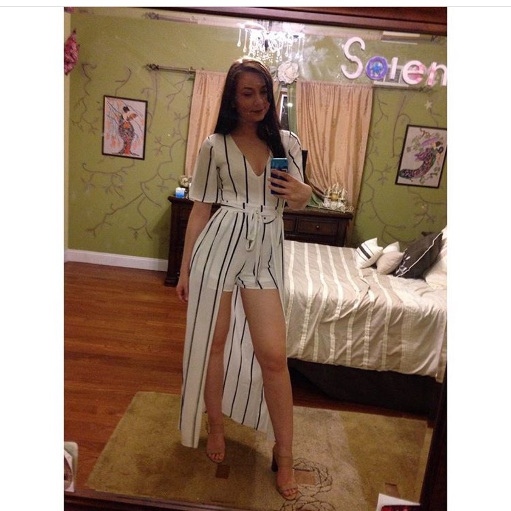 Only worn once jumpsuit !!! Size 5